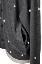 画像をギャラリービューアに読み込む, Wool Cashmere Knit V neck Cardigan | Charcoal Grey x Pearl