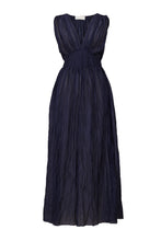 画像をギャラリービューアに読み込む, Crinkle Maxi Dress | Midnight Blue