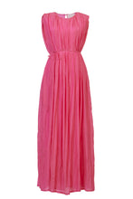 画像をギャラリービューアに読み込む, Crinkle Maxi Dress | Fuchsia Pink