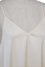 画像をギャラリービューアに読み込む, Back Open Camisole Dress | Cream