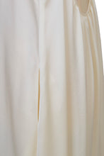 画像をギャラリービューアに読み込む, Back Open Camisole Dress | Cream