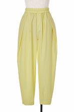 画像をギャラリービューアに読み込む, Button-Hem Gathered Pants | Citrine