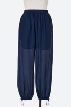 画像をギャラリービューアに読み込む, Crinkle Gathered Pants | Navy