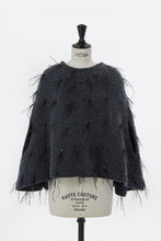 画像をギャラリービューアに読み込む, Cashmere Cape Poncho with Feathers | Charcoal Grey