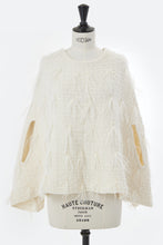 画像をギャラリービューアに読み込む, Cashmere Cape Poncho with Feathers | Shell White