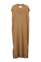 画像をギャラリービューアに読み込む, Cashmere Knit Nosleeve V Neck Dress | Sahara