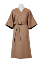 画像をギャラリービューアに読み込む, Cashmere Belted Gown Coat | Noir/Sahara