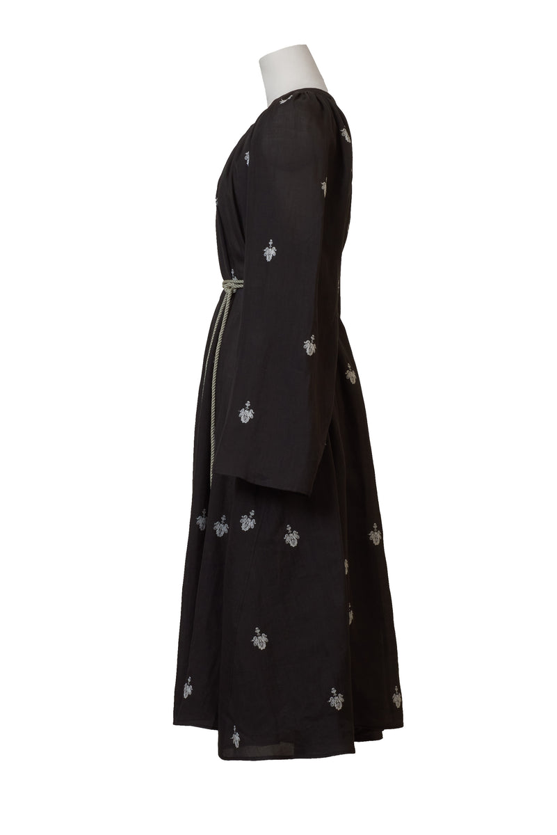 マイラン　Embroidery Neck Gathered Dress マイランEmbroidery Neck Gathered Dress