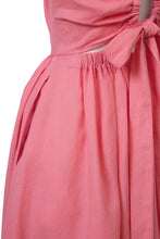 画像をギャラリービューアに読み込む, Back Ribbon Tiered Dress | Fuchsia Pink