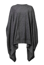 画像をギャラリービューアに読み込む, Cashmere Knit Oversize Poncho | Charcoal Grey
