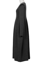 画像をギャラリービューアに読み込む, Wool Cashmere Padded Shoulder Dress | Charcoal Grey
