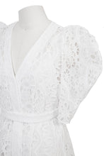 画像をギャラリービューアに読み込む, Volume Sleeve Lace Dress | Shell White
