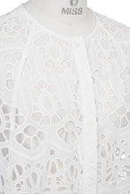 画像をギャラリービューアに読み込む, A-Line Lace Cape | Shell White
