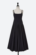 画像をギャラリービューアに読み込む, Paneled Pleated Cotton Flared Dress | Stone
