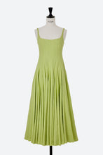 画像をギャラリービューアに読み込む, Paneled Pleated Linen Flared Dress | Kiwi
