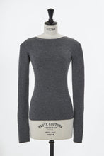 画像をギャラリービューアに読み込む, Cashmere Back-Open Knit Top | Charcoal Grey
