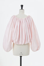 画像をギャラリービューアに読み込む, Silk Off-Shoulder Gathered Blouse | Shell White
