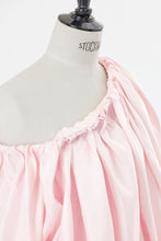 画像をギャラリービューアに読み込む, Silk Off-Shoulder Gathered Blouse | Rose
