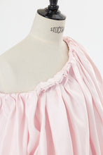 画像をギャラリービューアに読み込む, Silk Off-Shoulder Gathered Blouse | Rose
