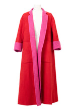 画像をギャラリービューアに読み込む, Recycle Cashmere Volume Oversized Coat | Fuchsia Red
