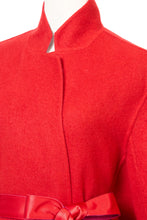 画像をギャラリービューアに読み込む, Recycle Cashmere Volume Oversized Coat | Fuchsia Red
