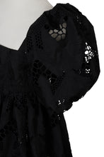 Load image into Gallery viewer, 2 Way Sleeve Lace Blouse | Emerald
